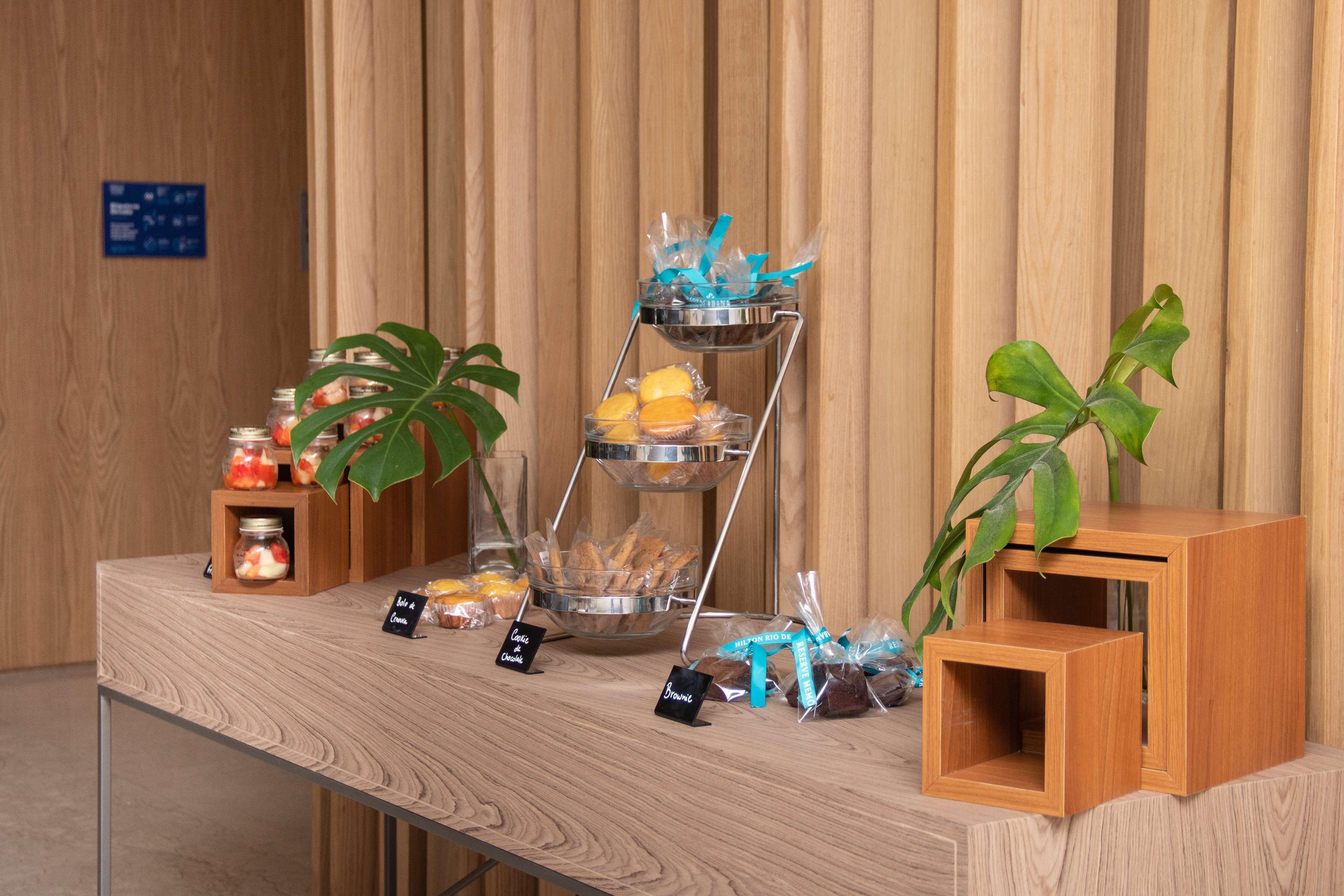 Hilton Copacabana Rio De Janeiro Ngoại thất bức ảnh A display of various teas